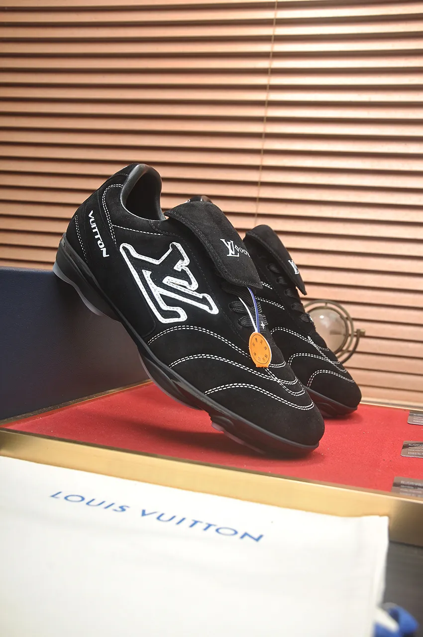 Men's shoes 💰680💶[LOUIS VUITTON] (original order) couple model 🍀LV Louis Vuitton * - top version of LV classic trendy shoes! Made of imported original cowhide, water-dyed cowhide lining, and original wear-resistant rubber outsole! High quality products! Size for women: 35-40. Men: 39-46 (45.46 customized)
